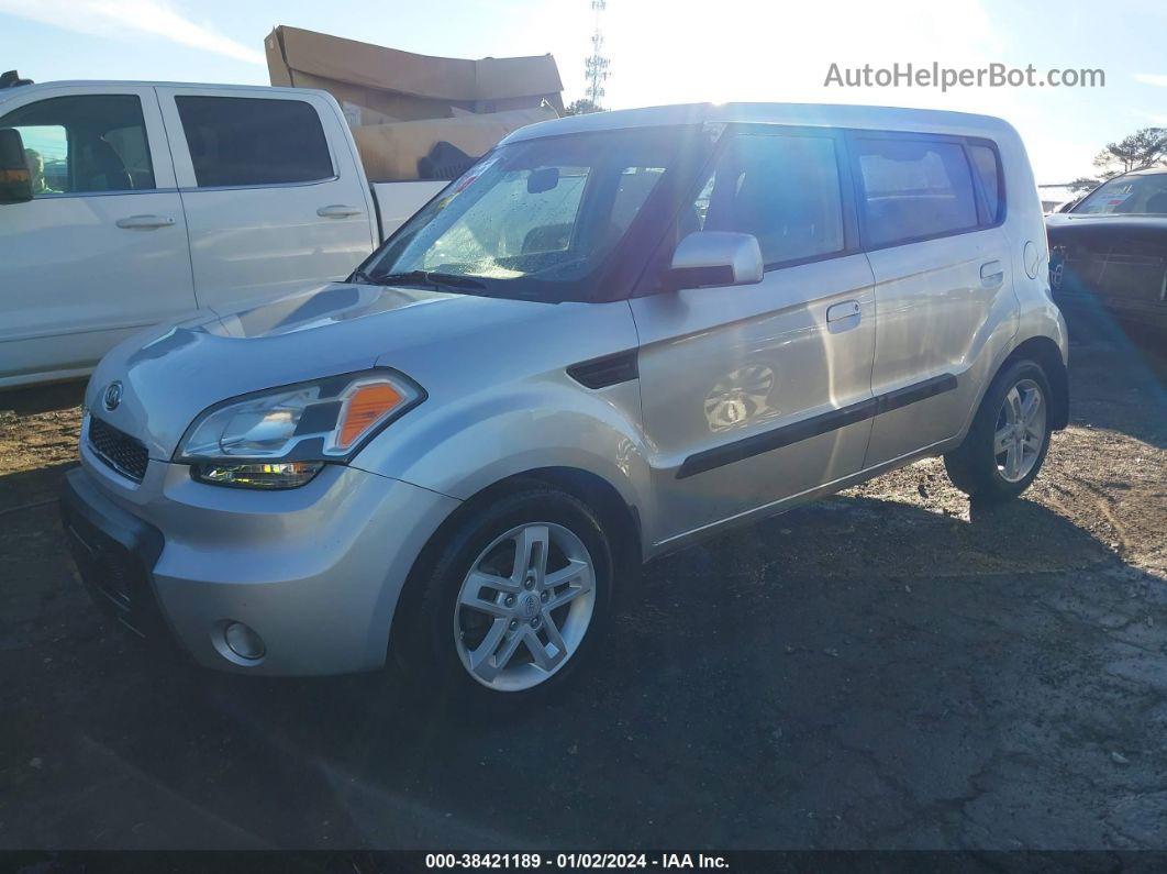 2010 Kia Soul + Silver vin: KNDJT2A21A7043648