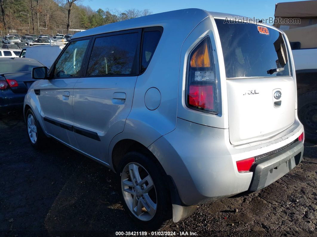 2010 Kia Soul + Серебряный vin: KNDJT2A21A7043648