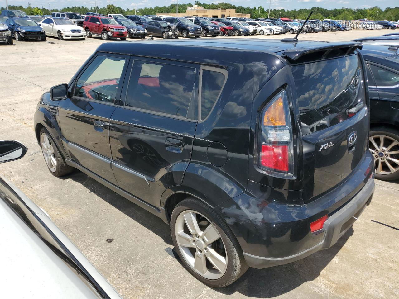 2010 Kia Soul + Black vin: KNDJT2A22A7036269