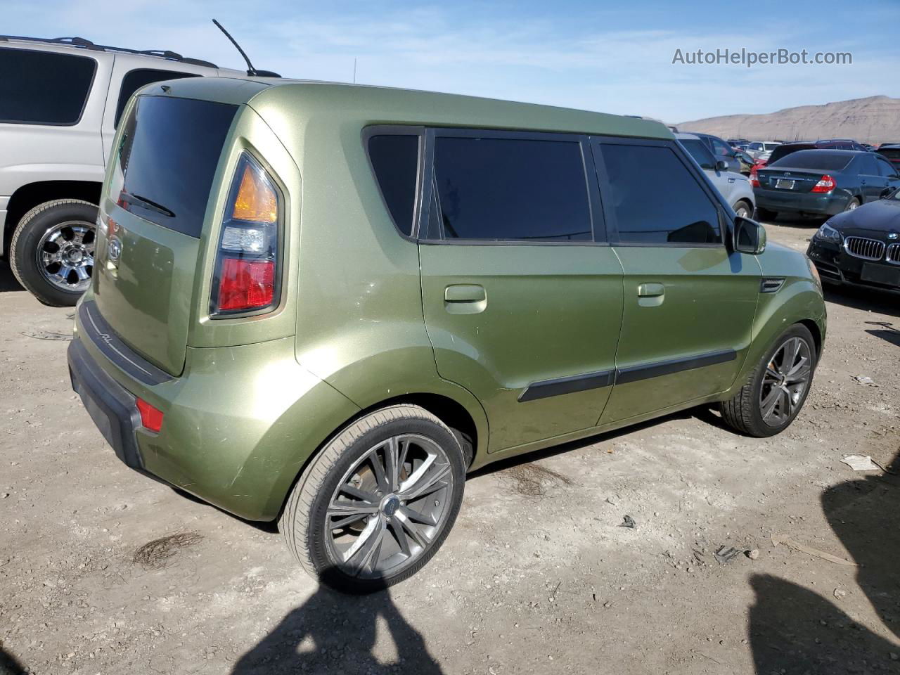 2010 Kia Soul + Green vin: KNDJT2A22A7138977