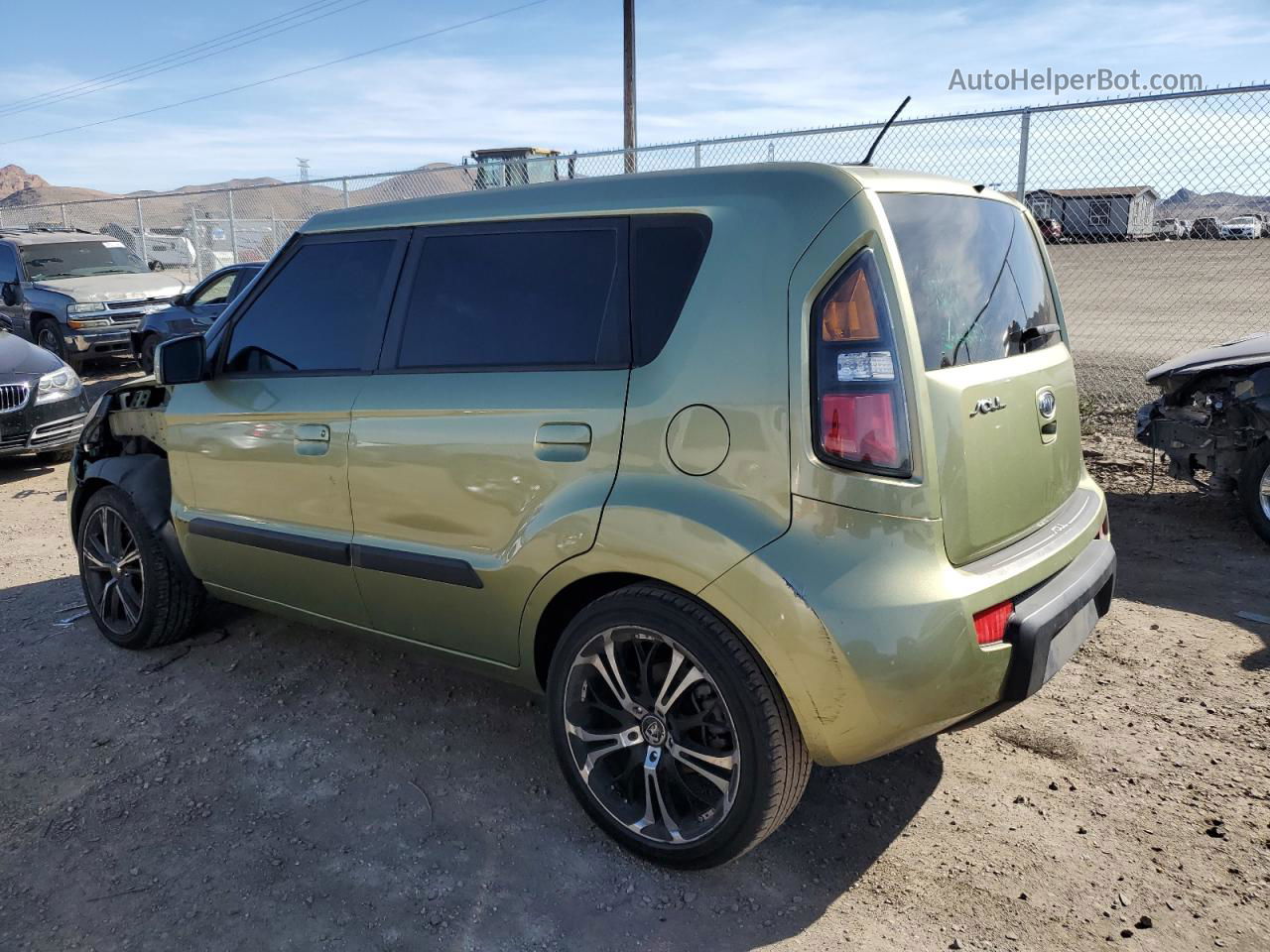 2010 Kia Soul + Green vin: KNDJT2A22A7138977