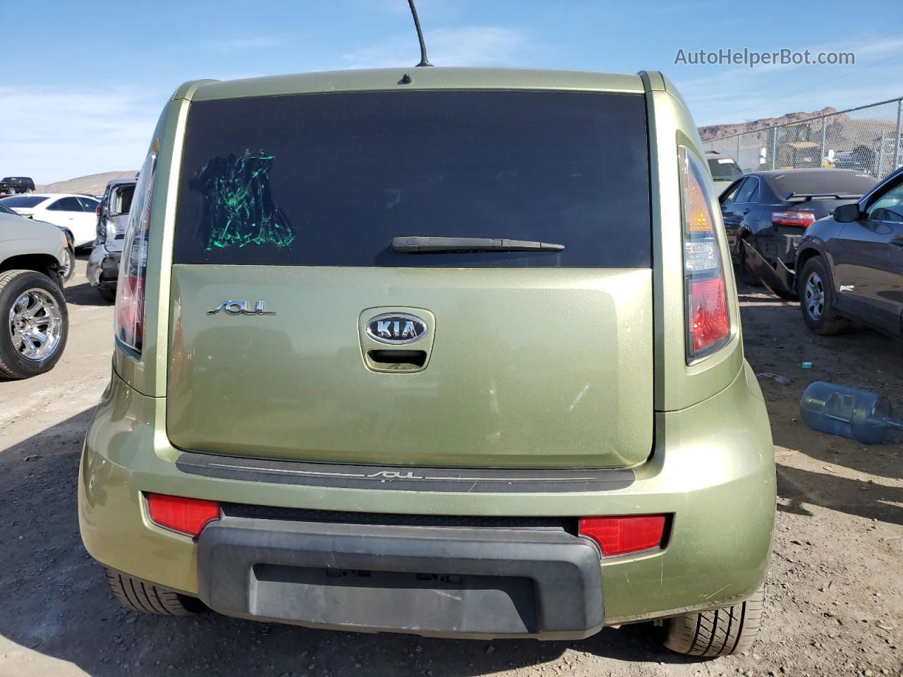 2010 Kia Soul + Green vin: KNDJT2A22A7138977