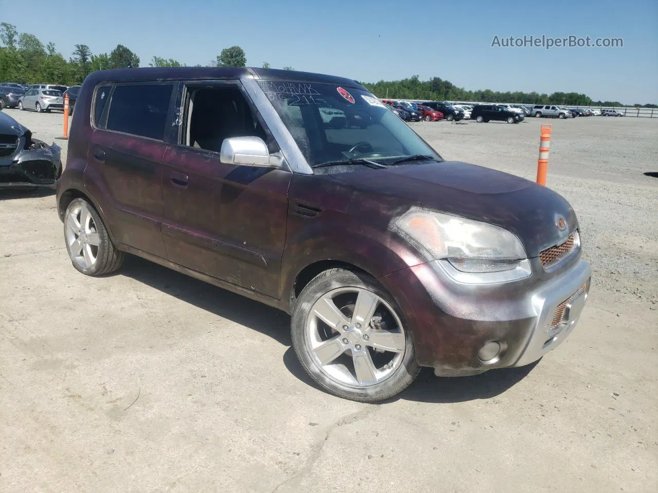 2010 Kia Soul + Burgundy vin: KNDJT2A22A7149283