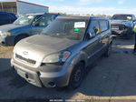 2010 Kia Soul + Gray vin: KNDJT2A22A7158324