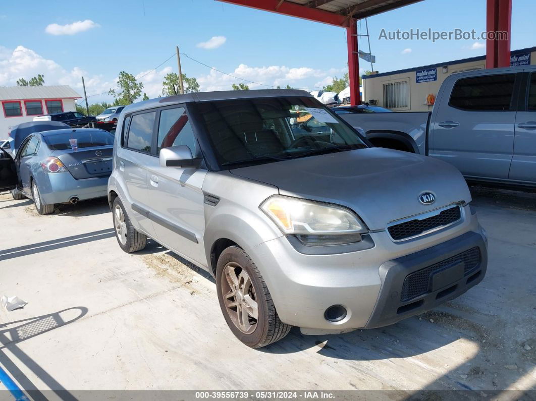 2010 Kia Soul + Silver vin: KNDJT2A22A7701915