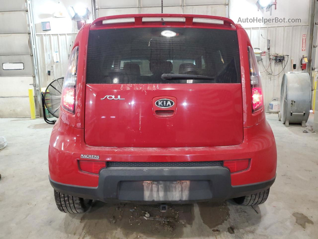 2010 Kia Soul + Red vin: KNDJT2A23A7045661