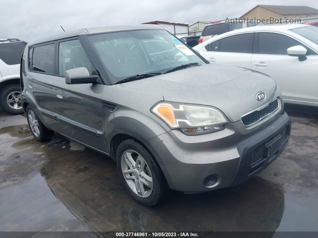 2010 Kia Soul + Silver vin: KNDJT2A23A7050326