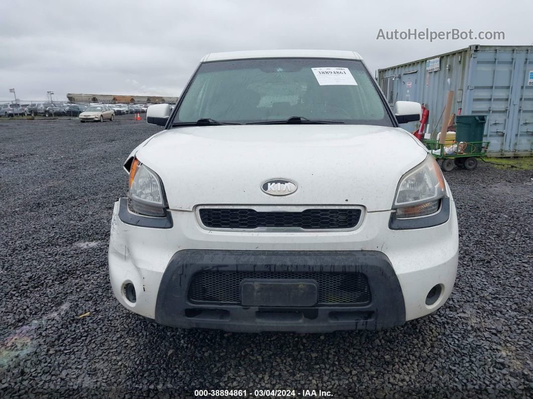 2010 Kia Soul + White vin: KNDJT2A23A7104465