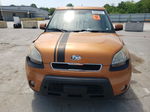 2010 Kia Soul + Orange vin: KNDJT2A23A7108449