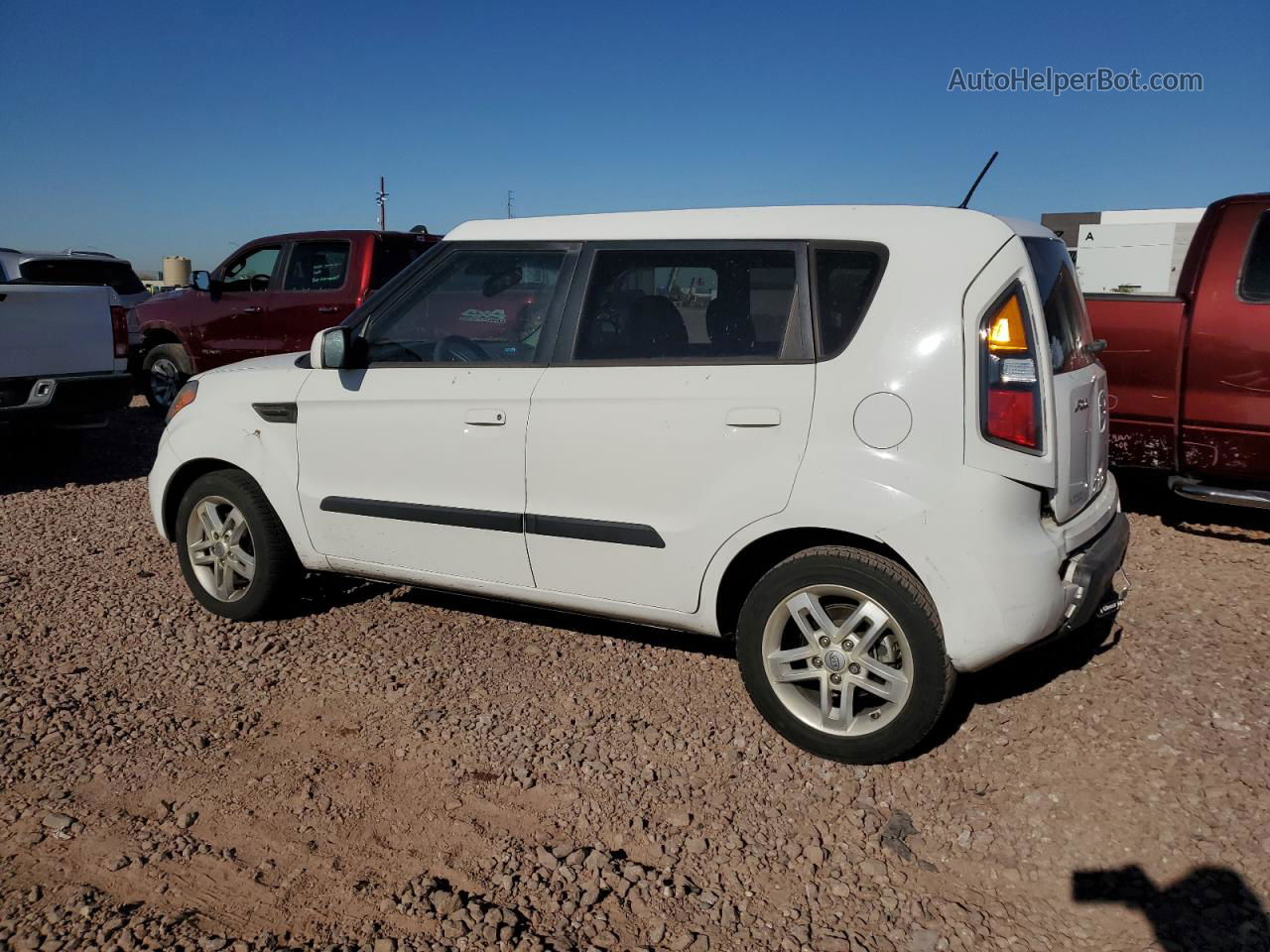 2010 Kia Soul + Белый vin: KNDJT2A23A7161264