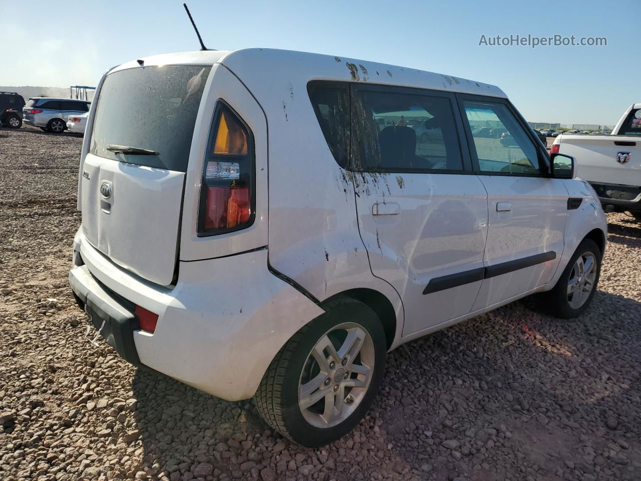 2010 Kia Soul + Белый vin: KNDJT2A23A7161264