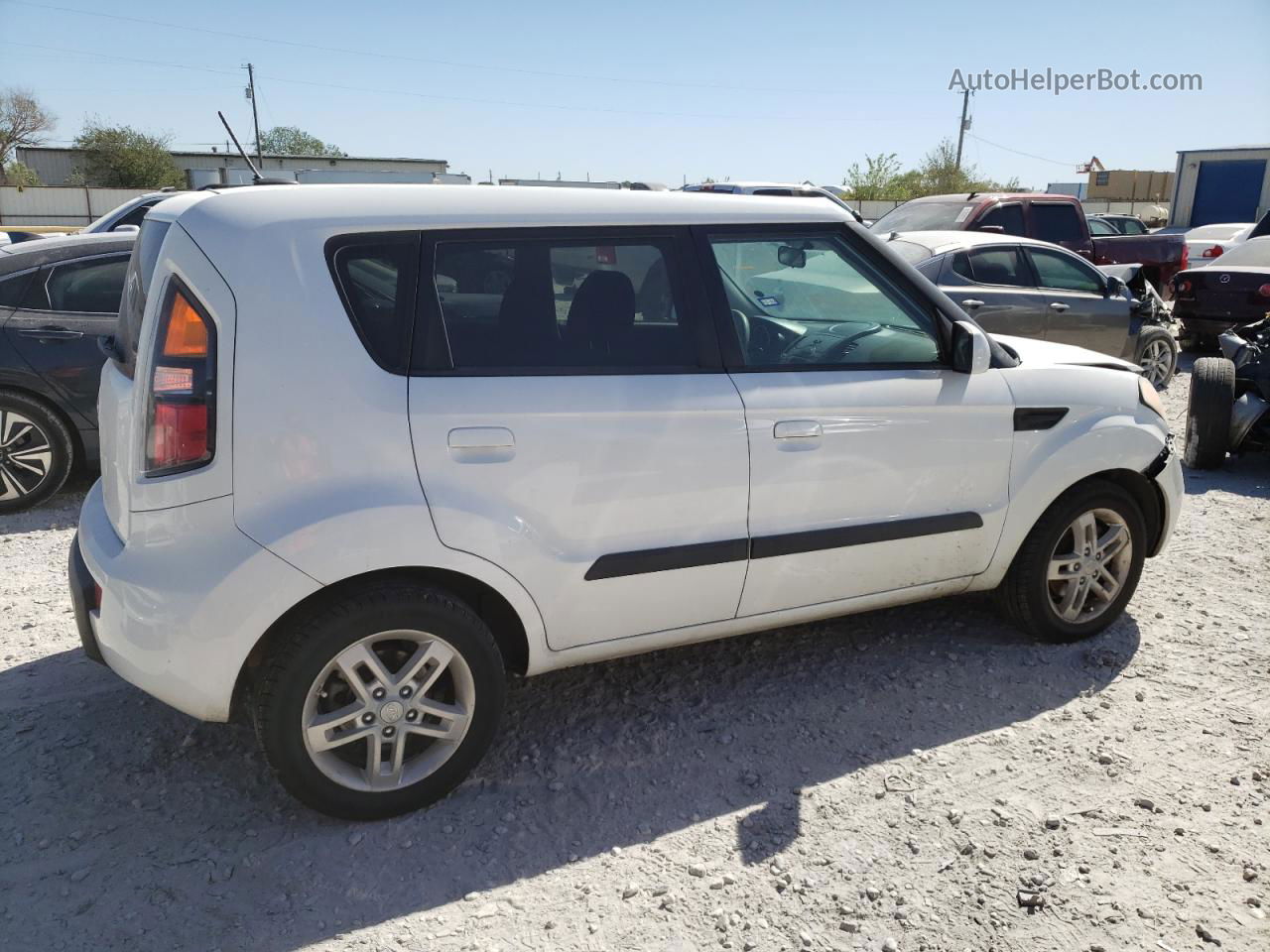 2010 Kia Soul + Silver vin: KNDJT2A23A7162012