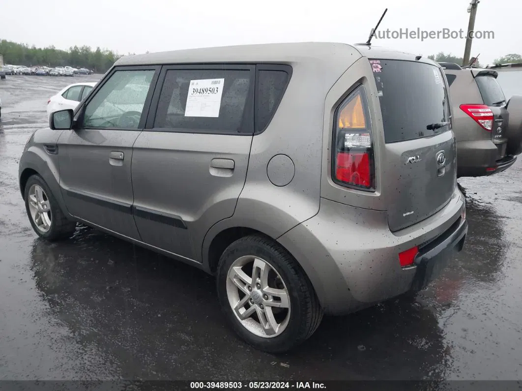 2010 Kia Soul + Gray vin: KNDJT2A23A7189744