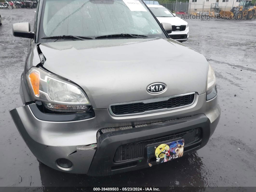 2010 Kia Soul + Gray vin: KNDJT2A23A7189744