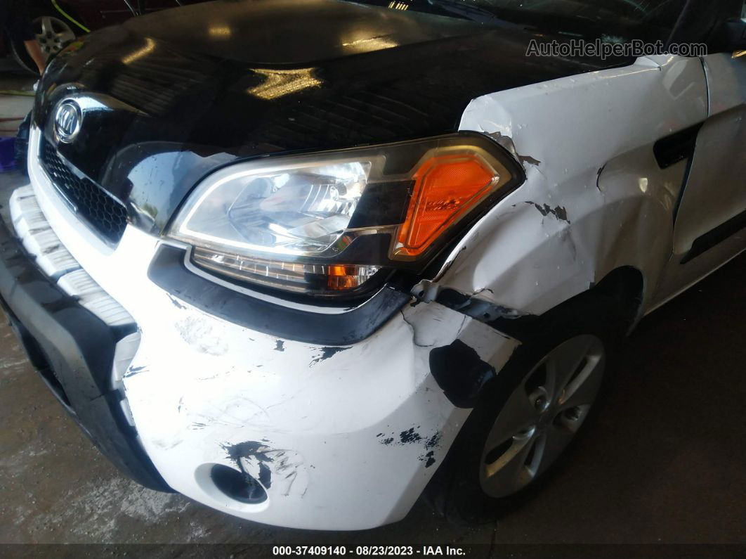 2010 Kia Soul + White vin: KNDJT2A23A7702622