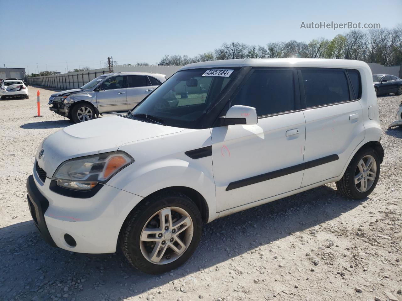 2010 Kia Soul + White vin: KNDJT2A24A7064865