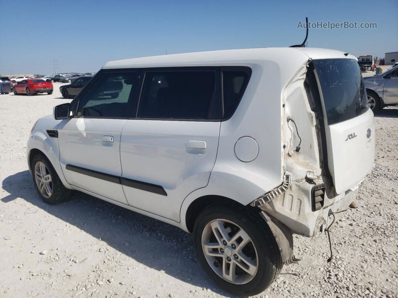 2010 Kia Soul + White vin: KNDJT2A24A7064865