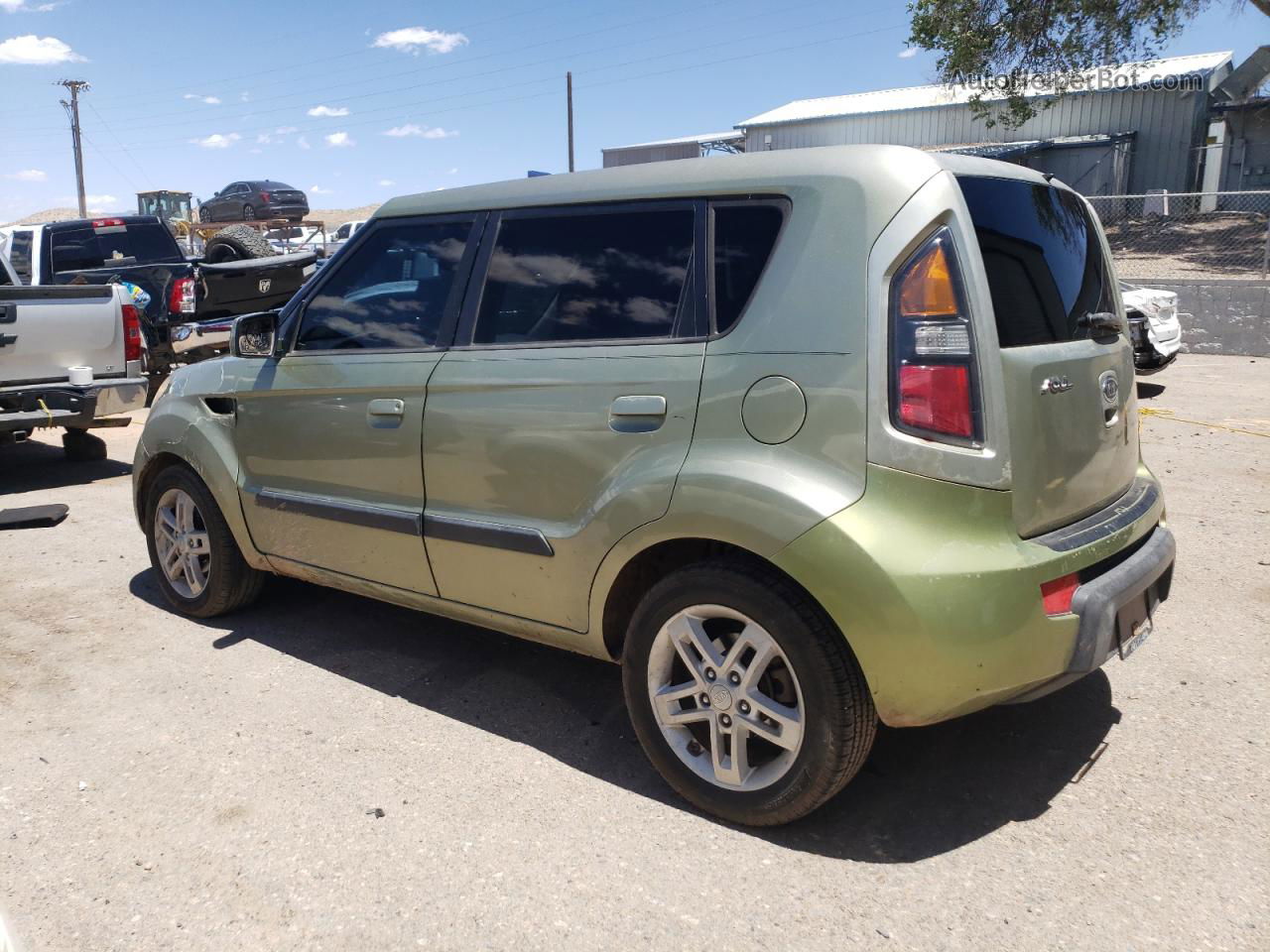 2010 Kia Soul + Green vin: KNDJT2A24A7107682