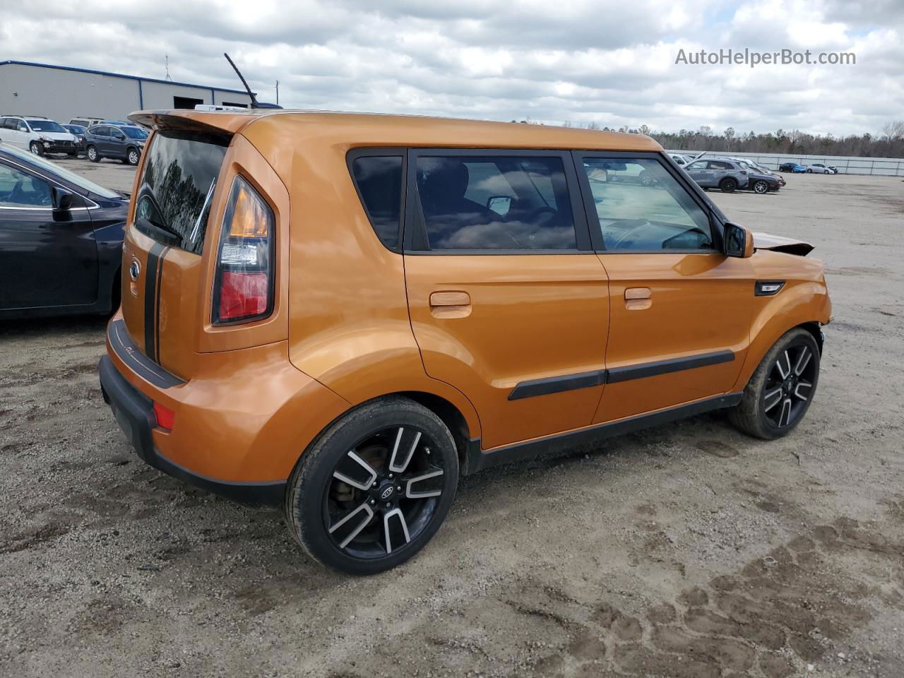 2010 Kia Soul + Orange vin: KNDJT2A24A7111859