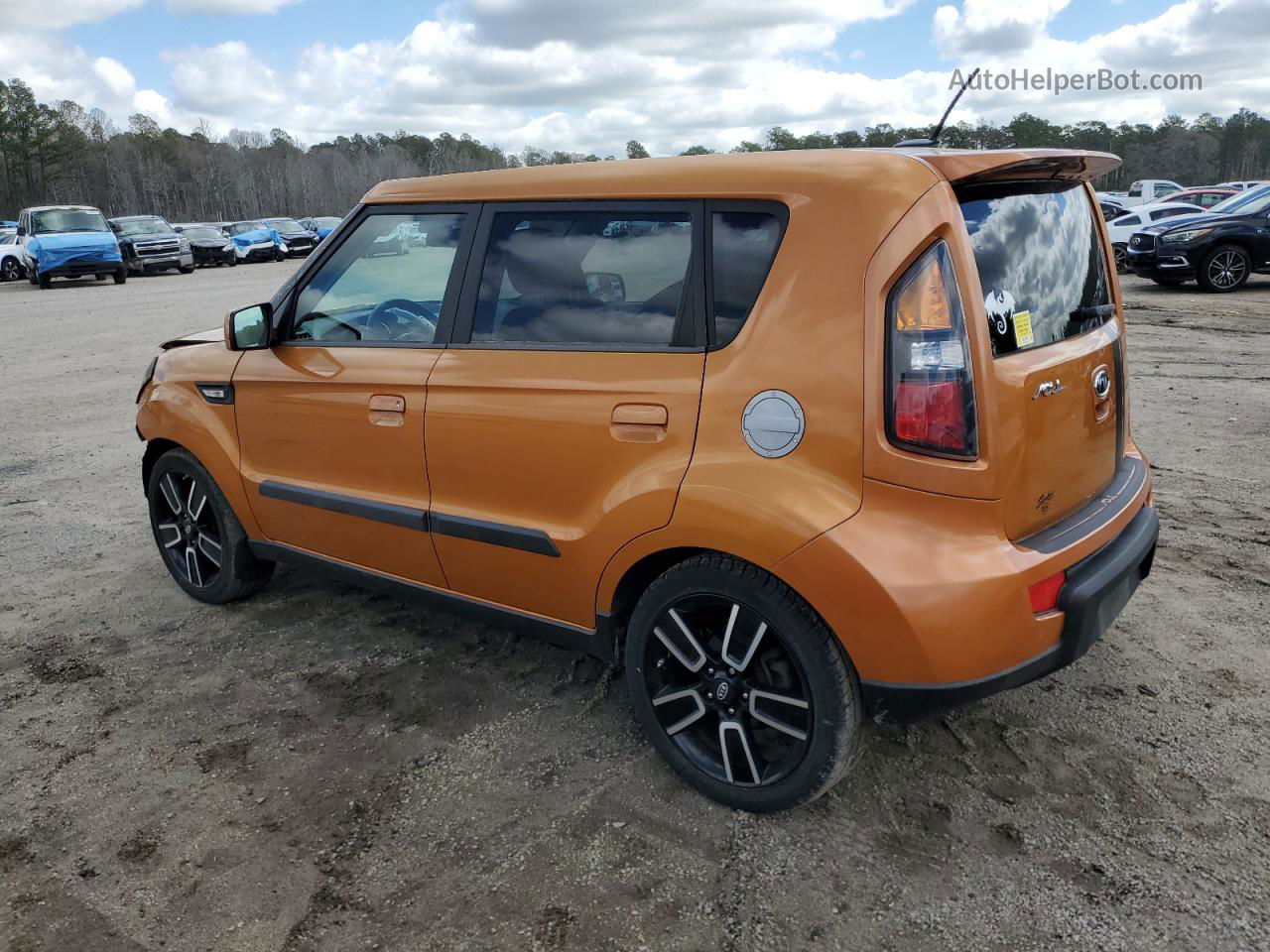 2010 Kia Soul + Orange vin: KNDJT2A24A7111859