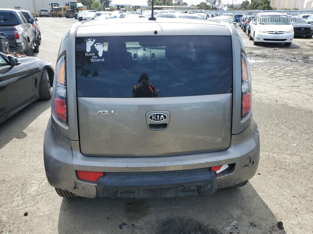 2010 Kia Soul + Gray vin: KNDJT2A24A7163170