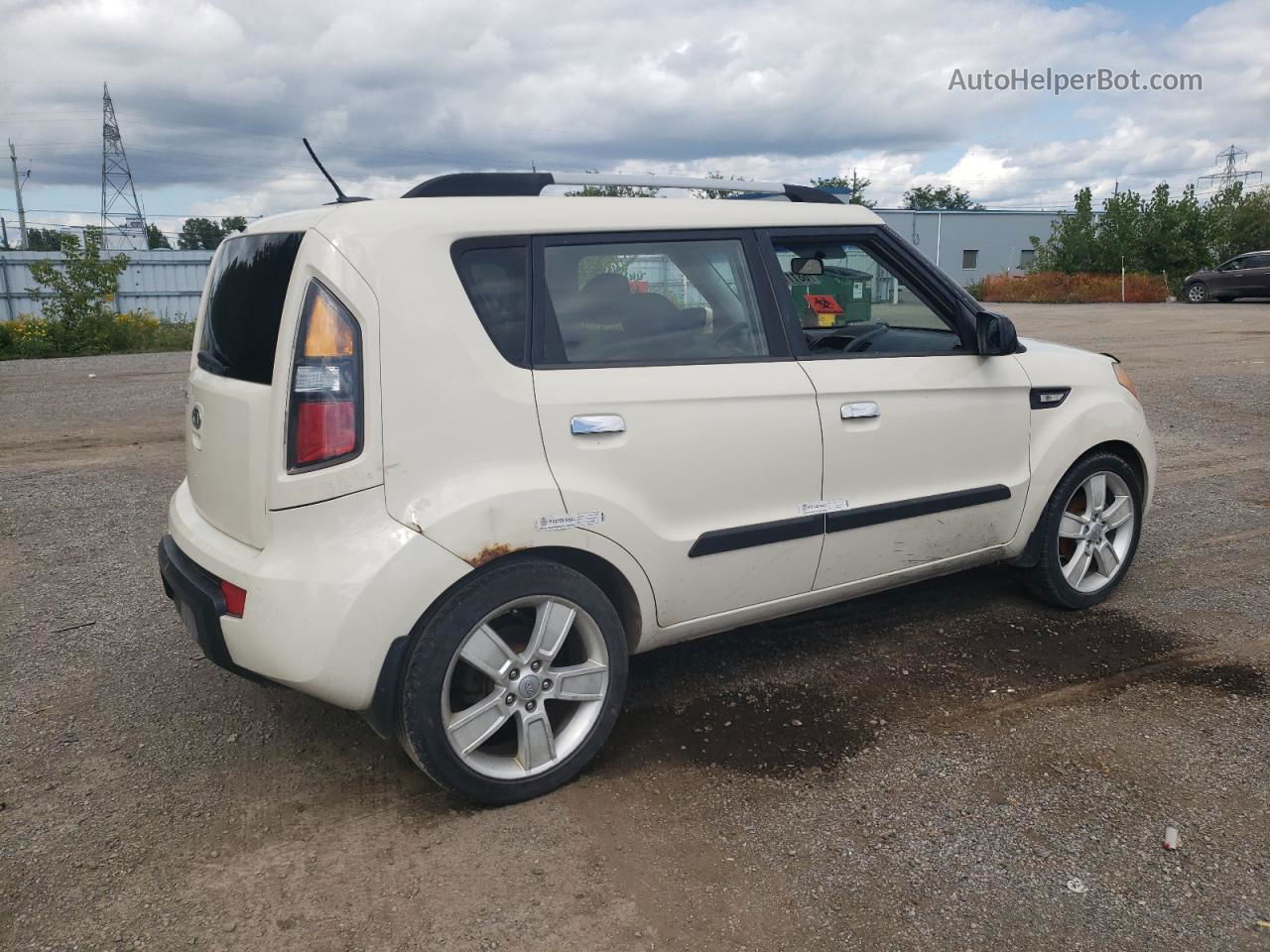 2010 Kia Soul + Кремовый vin: KNDJT2A24A7185573