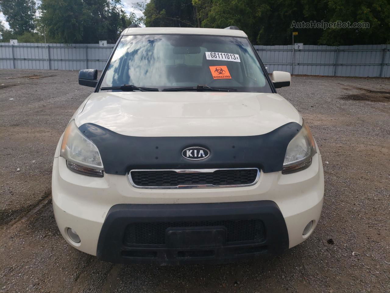 2010 Kia Soul + Cream vin: KNDJT2A24A7185573