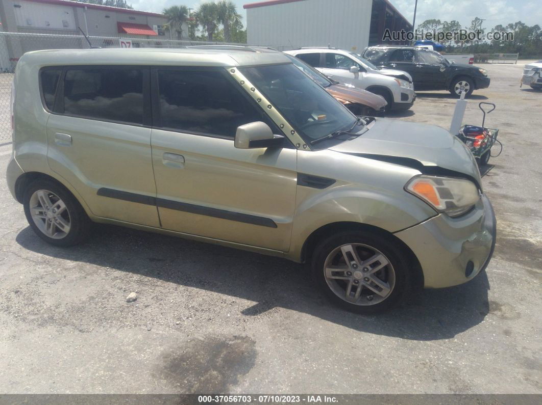 2010 Kia Soul + Green vin: KNDJT2A25A7052031