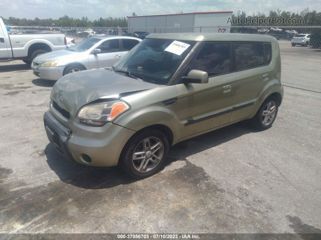 2010 Kia Soul + Green vin: KNDJT2A25A7052031