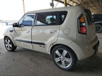 2010 Kia Soul + Cream vin: KNDJT2A25A7075163