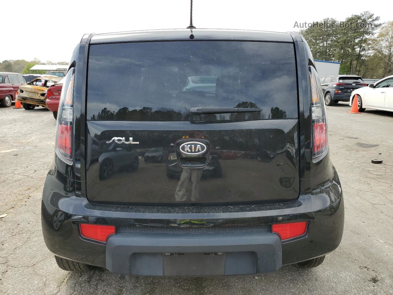 2010 Kia Soul + Black vin: KNDJT2A25A7085112