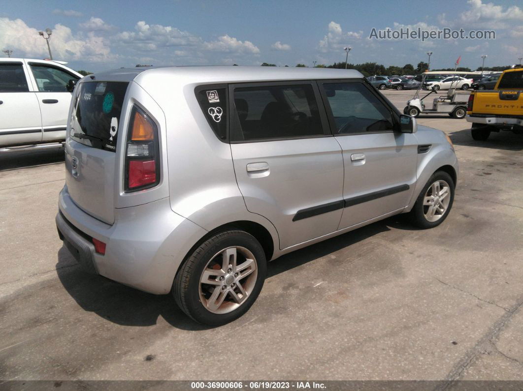 2010 Kia Soul + Silver vin: KNDJT2A25A7163405