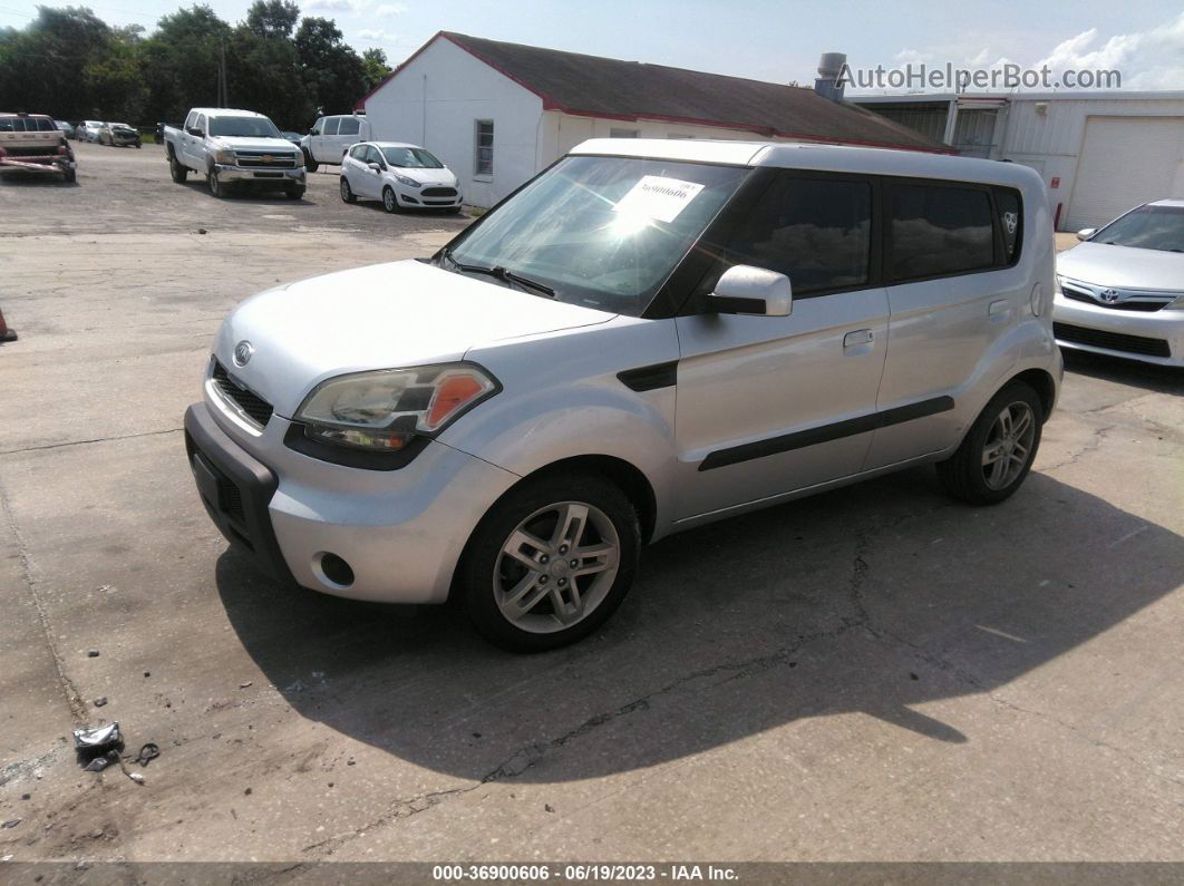 2010 Kia Soul + Серебряный vin: KNDJT2A25A7163405