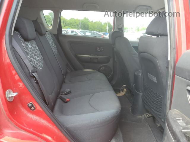 2010 Kia Soul + Red vin: KNDJT2A25A7171696