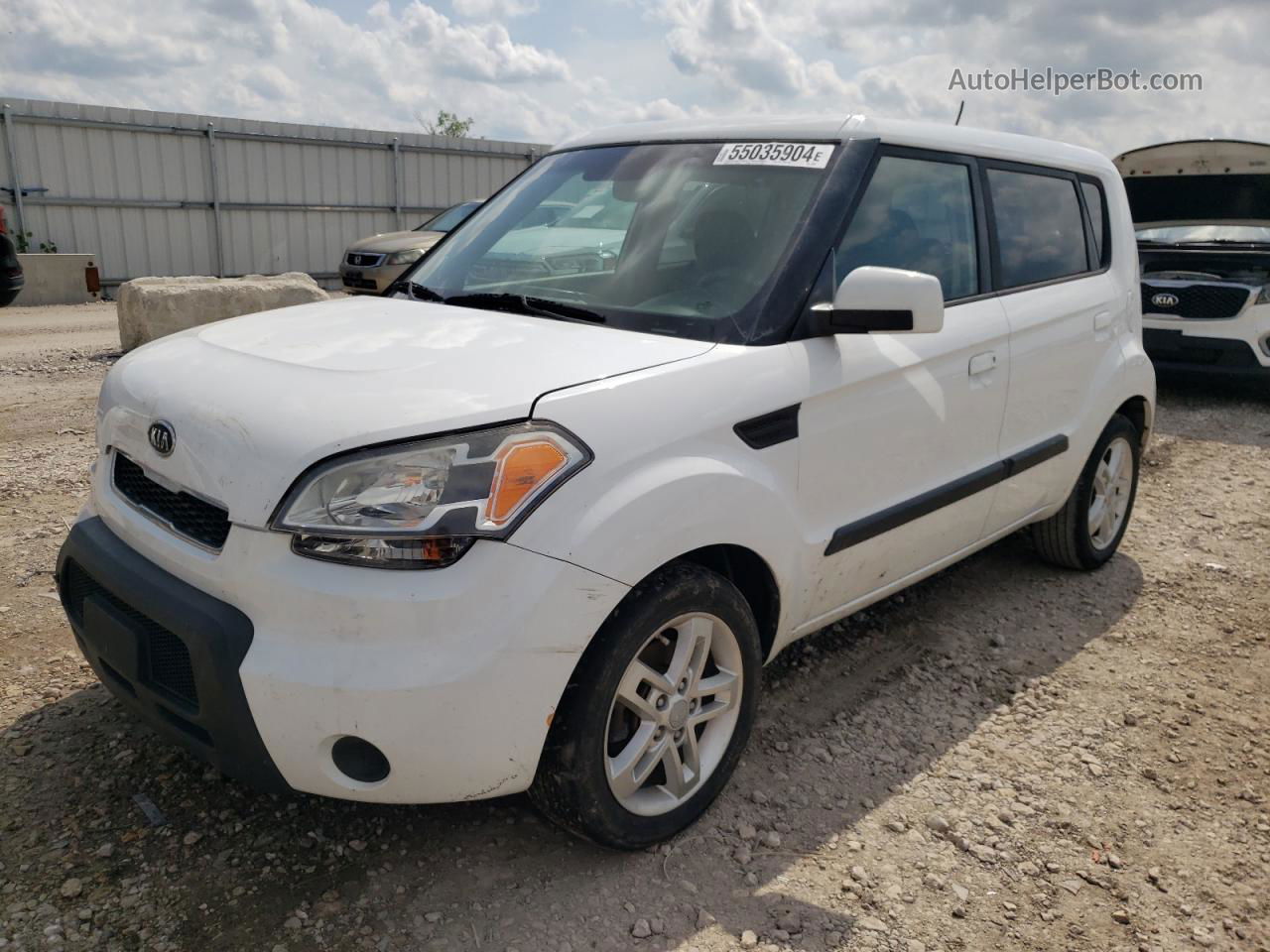 2010 Kia Soul + White vin: KNDJT2A25A7176851