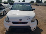 2010 Kia Soul + White vin: KNDJT2A25A7179538