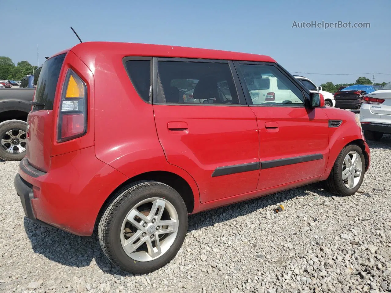 2010 Kia Soul + Red vin: KNDJT2A25A7192354