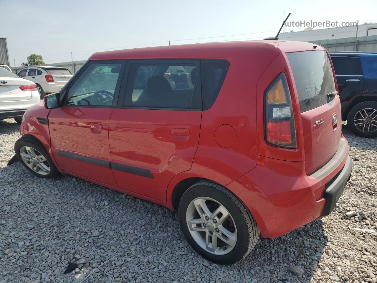 2010 Kia Soul + Red vin: KNDJT2A25A7192354