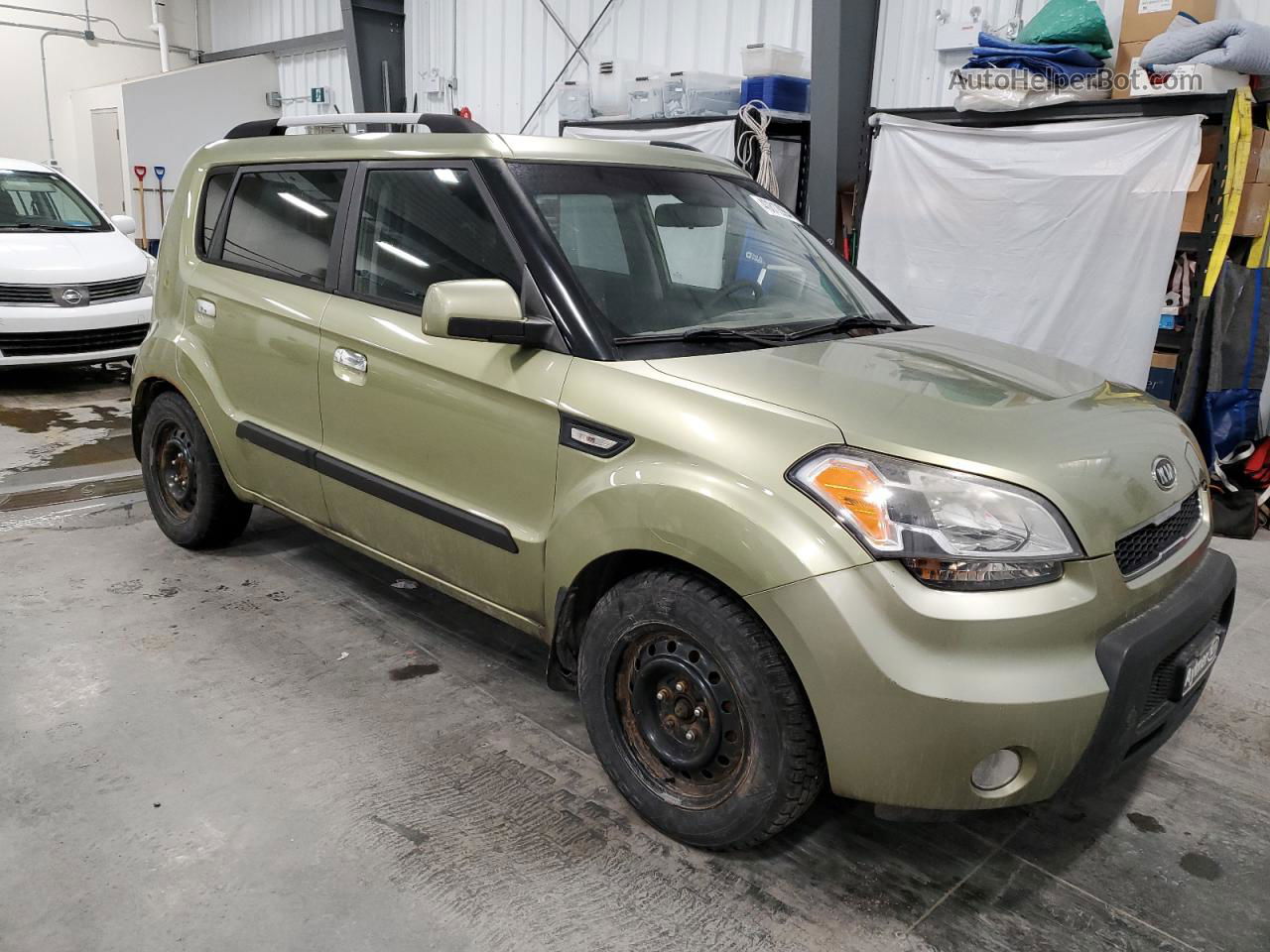 2010 Kia Soul + Green vin: KNDJT2A26A7055505