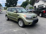 2010 Kia Soul + Green vin: KNDJT2A26A7086012