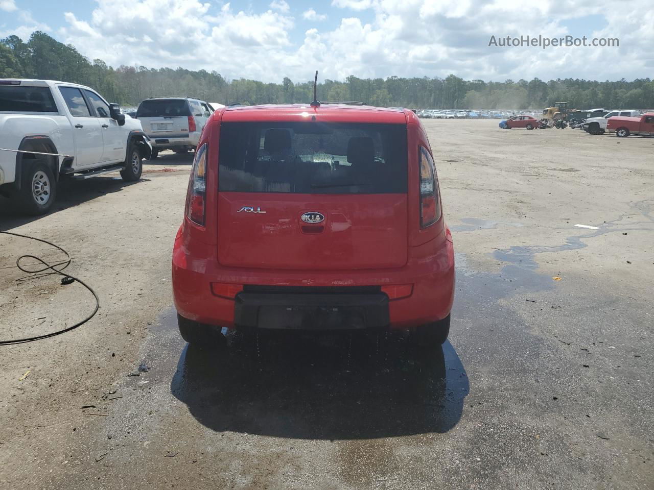 2010 Kia Soul + Red vin: KNDJT2A26A7114505