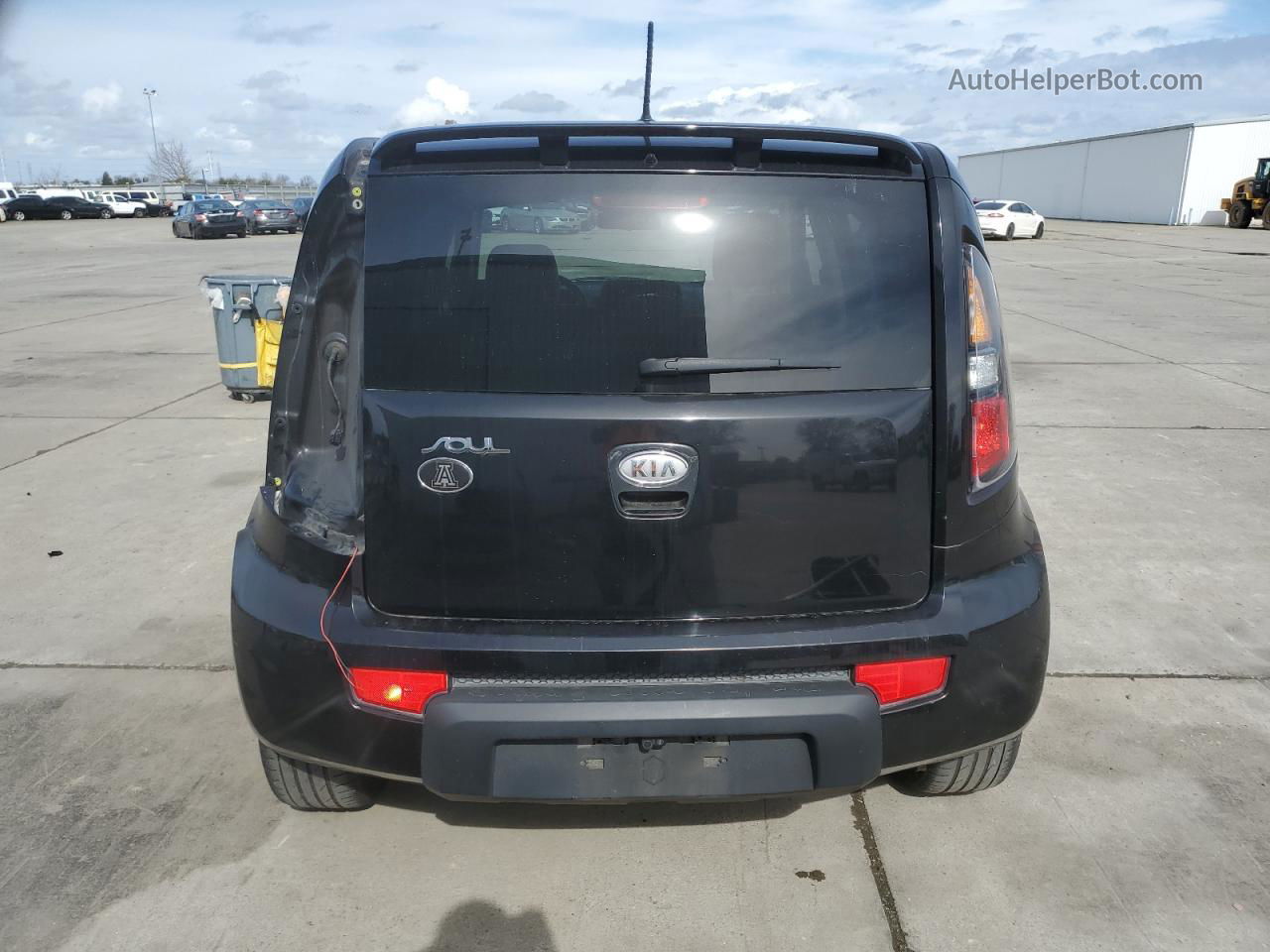 2010 Kia Soul + Black vin: KNDJT2A26A7128940