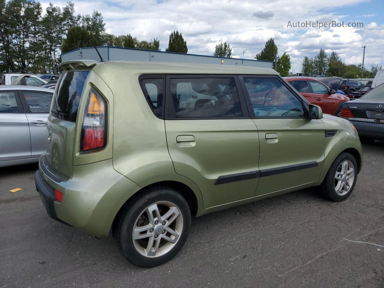 2010 Kia Soul + Green vin: KNDJT2A26A7168080