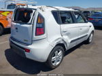 2010 Kia Soul + White vin: KNDJT2A26A7177264