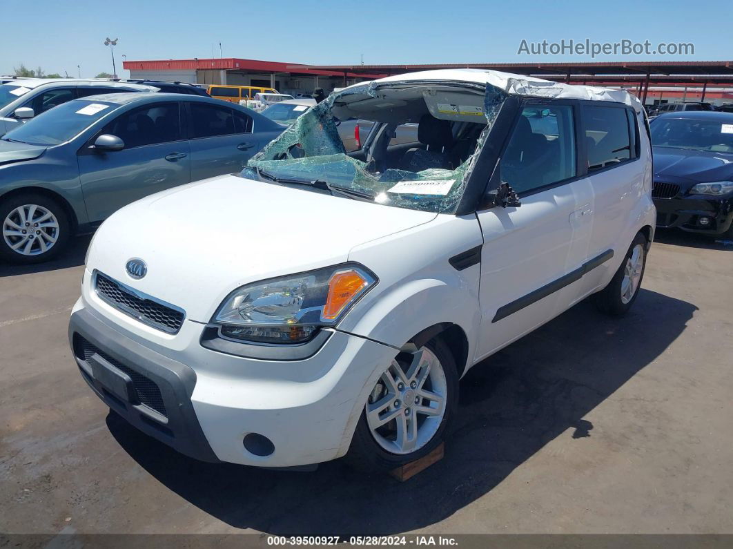 2010 Kia Soul + White vin: KNDJT2A26A7177264