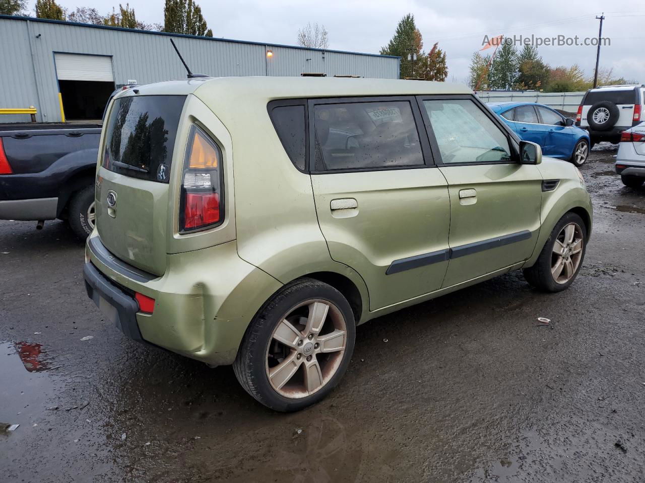 2010 Kia Soul + Green vin: KNDJT2A26A7179693