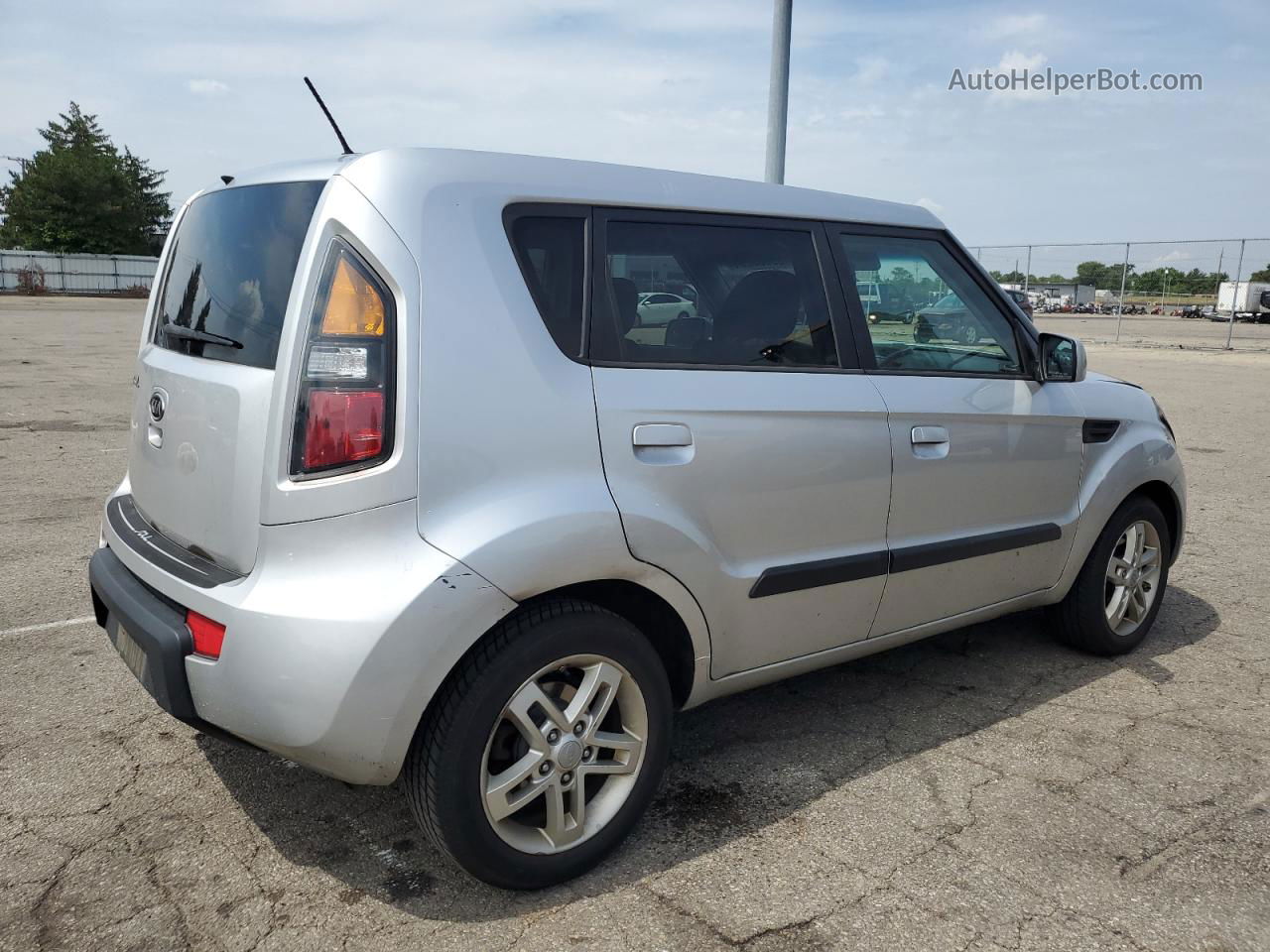 2010 Kia Soul + Silver vin: KNDJT2A26A7702968