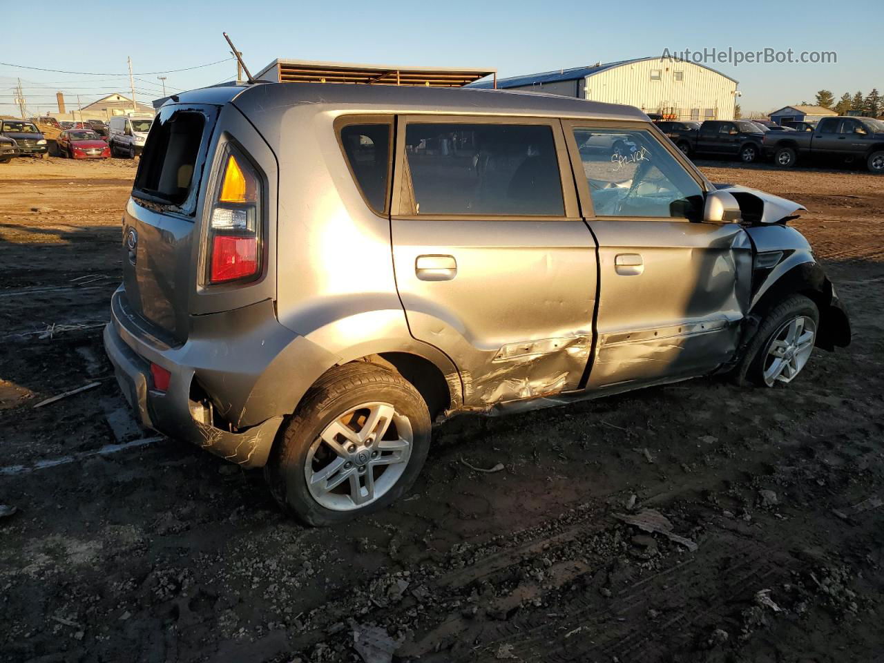 2010 Kia Soul + Silver vin: KNDJT2A27A7103562