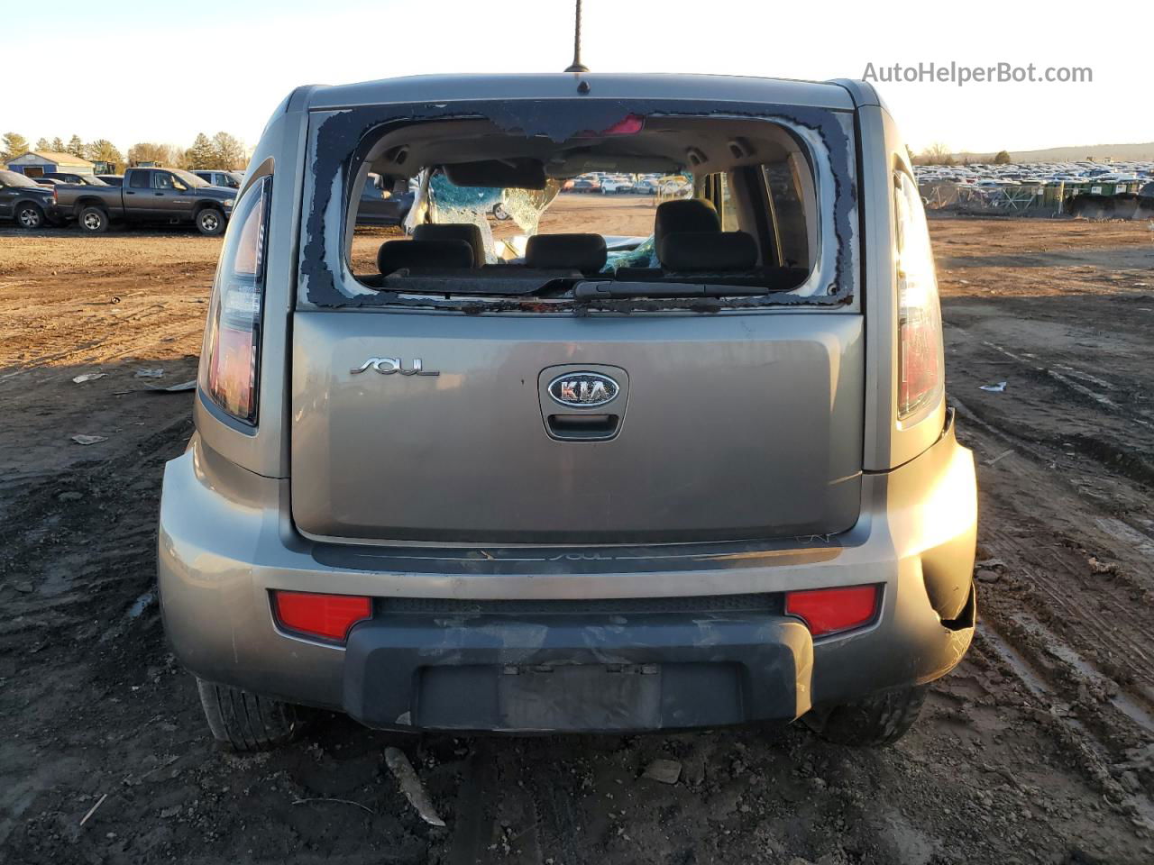 2010 Kia Soul + Silver vin: KNDJT2A27A7103562