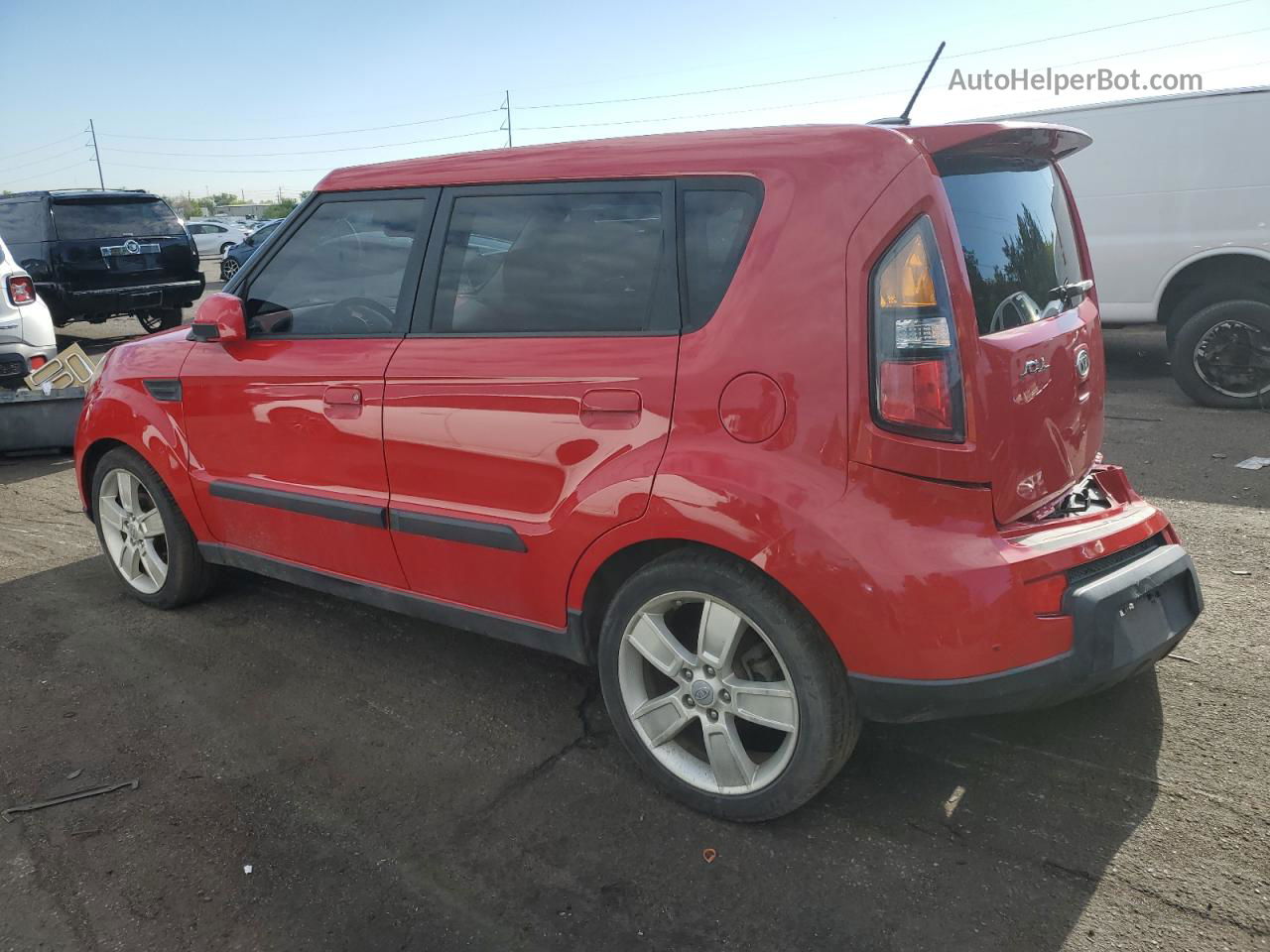 2010 Kia Soul + Red vin: KNDJT2A27A7123486